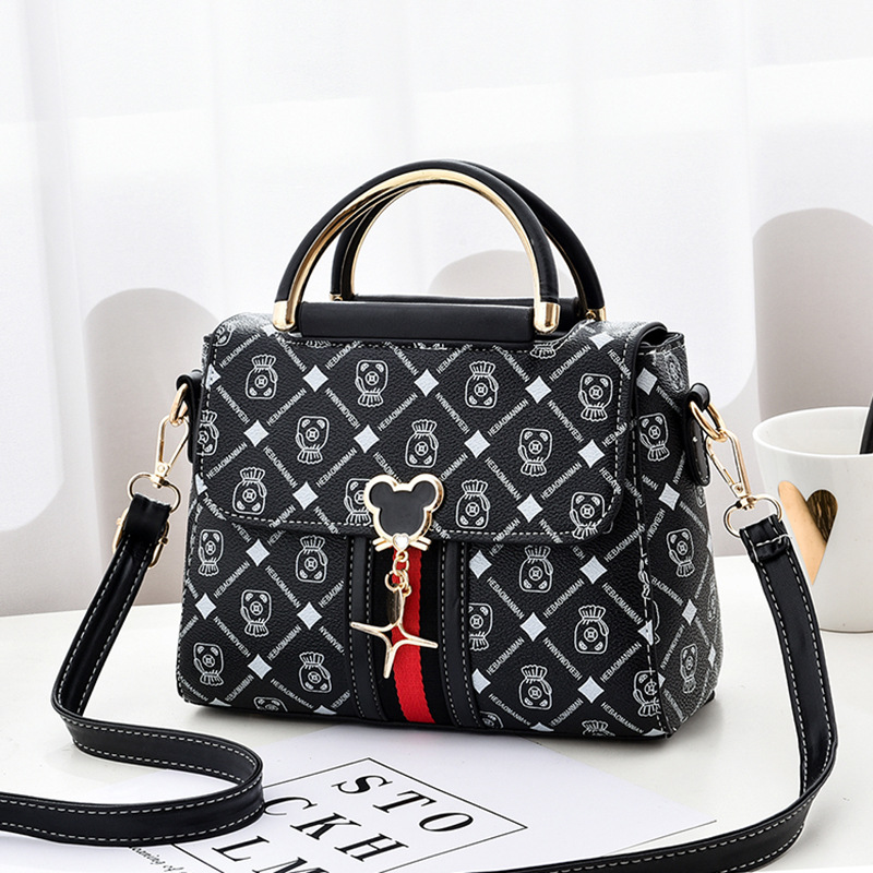 Новая женская сумка через плеч – обзор и цена Tote Bag Leather Monogram