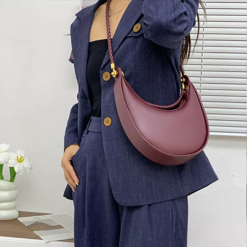 Классические круглые сумки-пол – обзор и цена Luxury Bags 2026